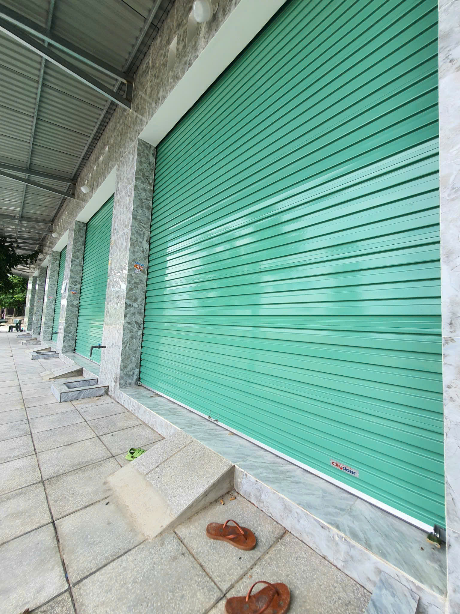 Cửa cuốn tấm liền Công nghệ Úc